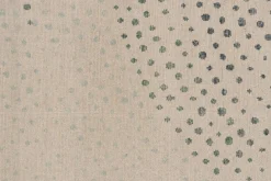 Abstrakter Beige Teppich mit blauen Punkten von Rug&Kilim