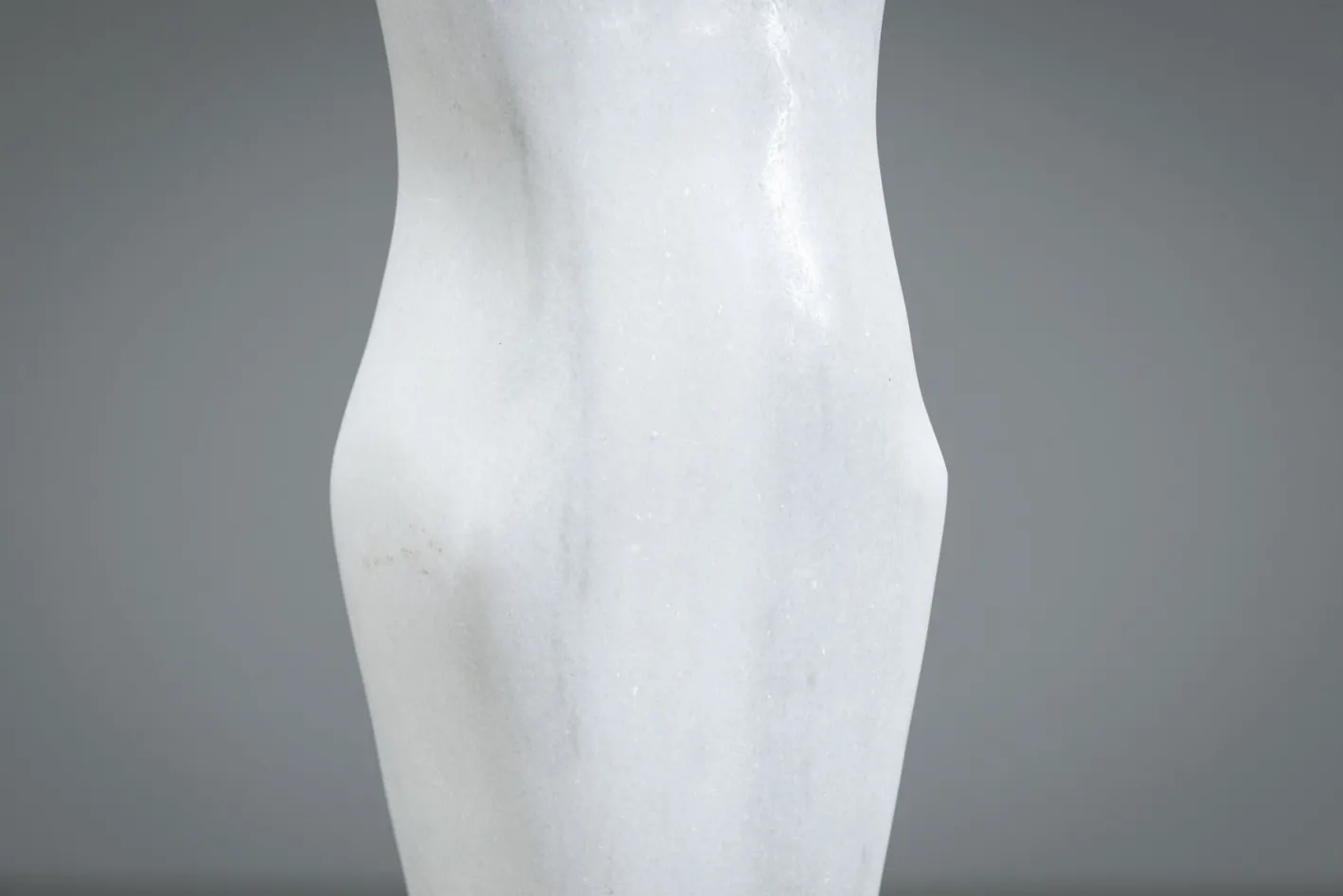 Abstrakter weißer Torso, 1970er, Marmor