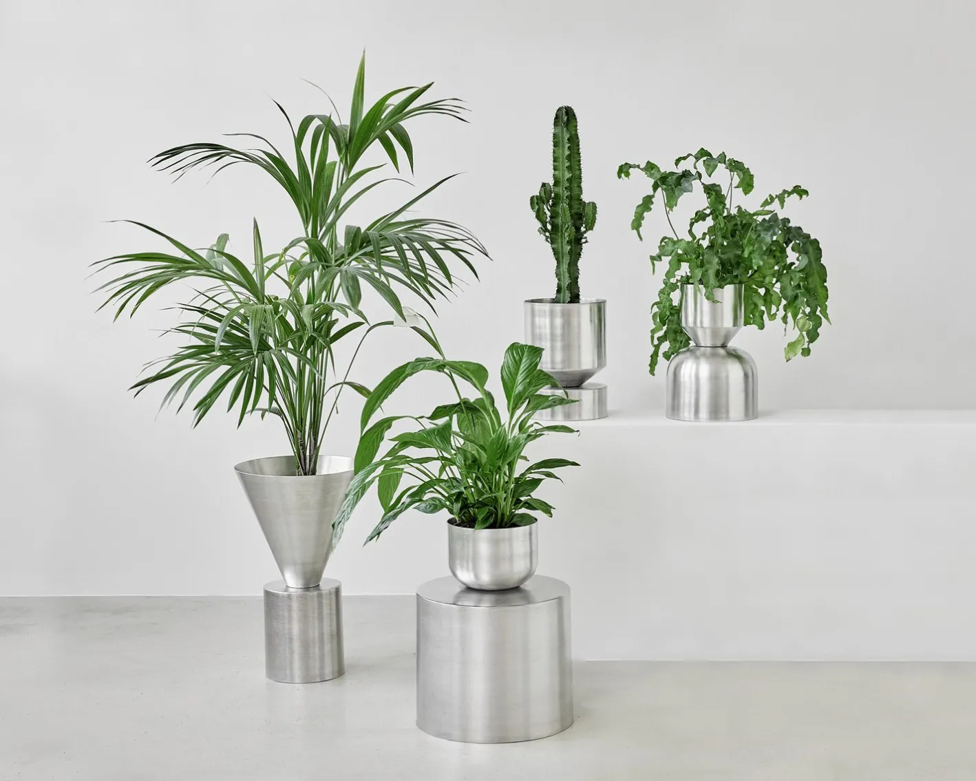Ada Midi Aluminium Pflanzer von Llot Llov