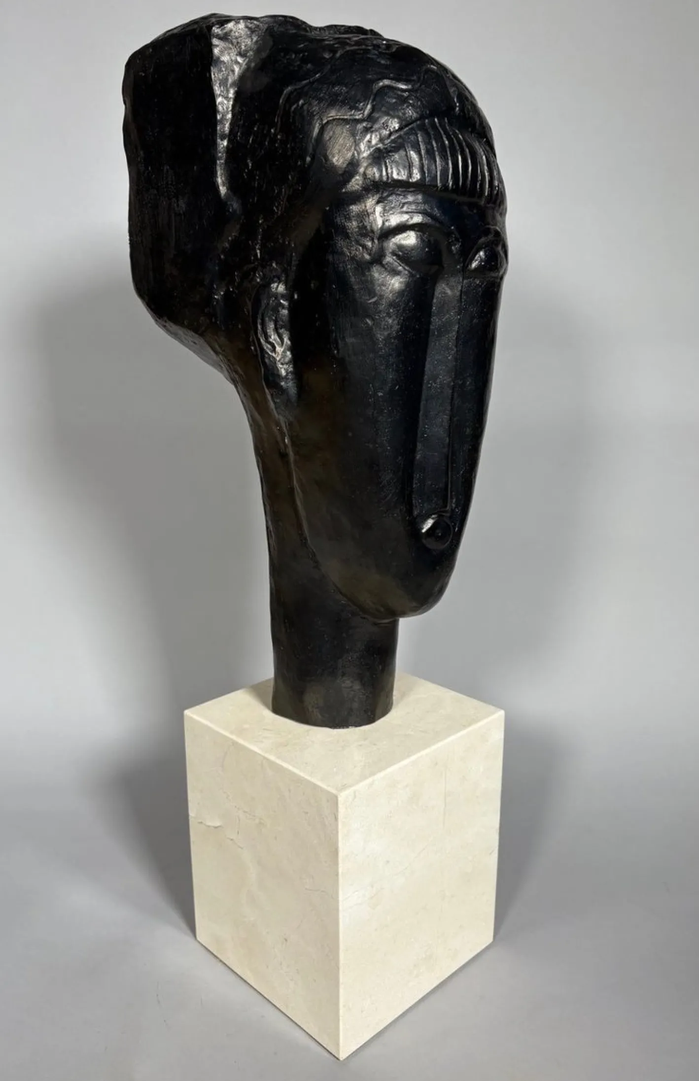 Amédéo Modigliani, Mädchenkopf mit Pony, 1970, Bronze