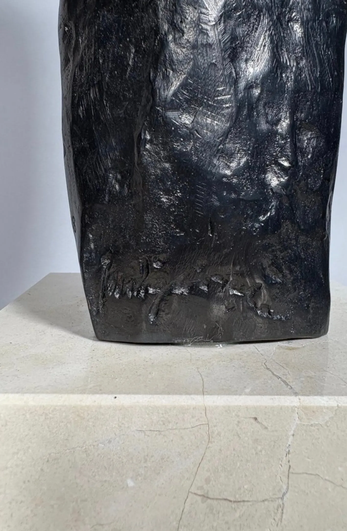 Amédéo Modigliani, Mädchenkopf mit Pony, 1970, Bronze