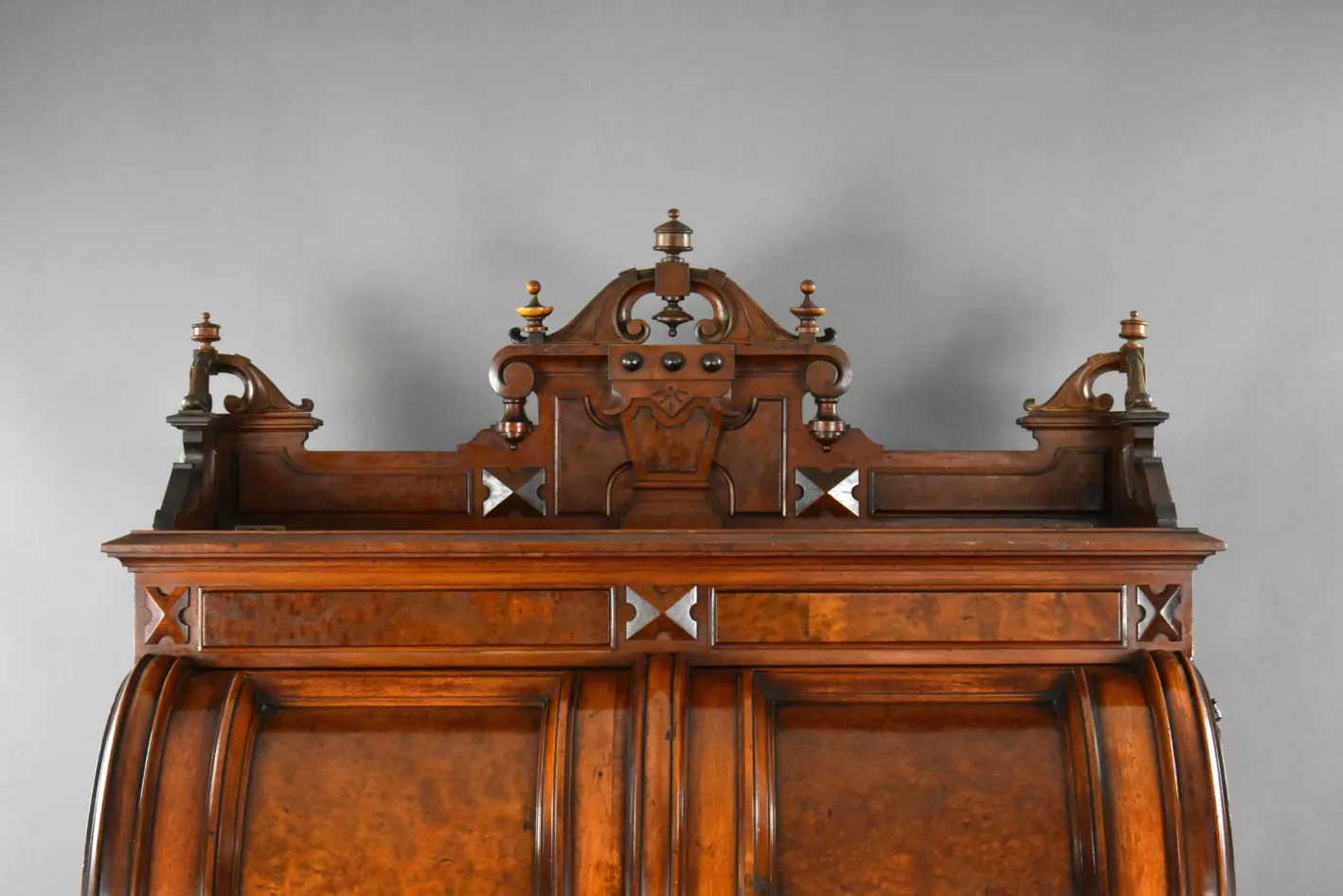 Amerikanischer Wells Fargo Schreibtisch aus Nussholz von Wooton Desk, 19. Jh. Co