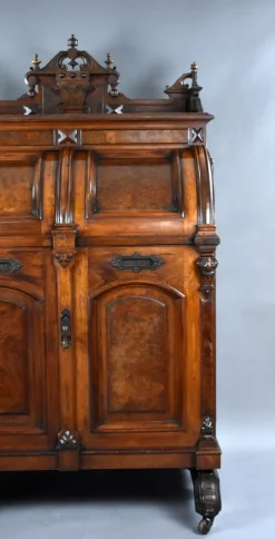 Amerikanischer Wells Fargo Schreibtisch aus Nussholz von Wooton Desk, 19. Jh. Co
