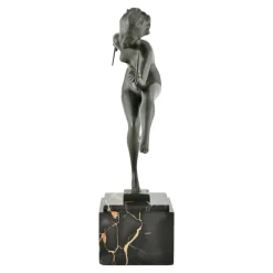 Andre Derenne / Marcel Bouraine, Art Deco Skulptur eines heidnischen Tanzes, 1930, Metall auf Marmorsockel