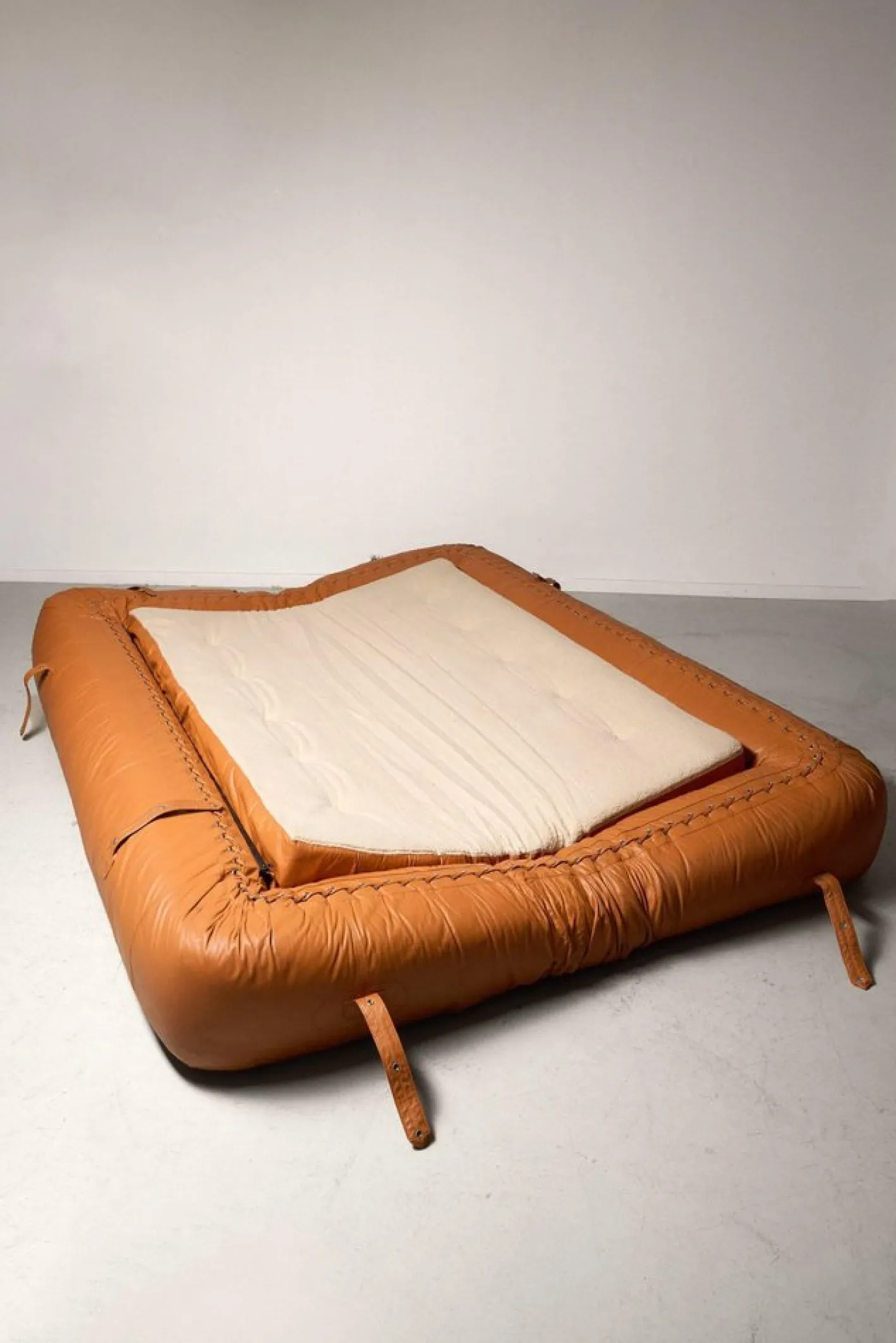 Anfibio Schlafsofa aus cognacfarbenem Leder von Alessandro Becchi, 1970er