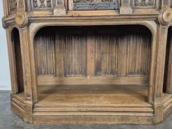 Anrichte im Renaissance Stil mit Mascarons