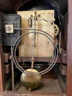 Antike achttägige edwardianische Kaminuhr aus Mahagoni