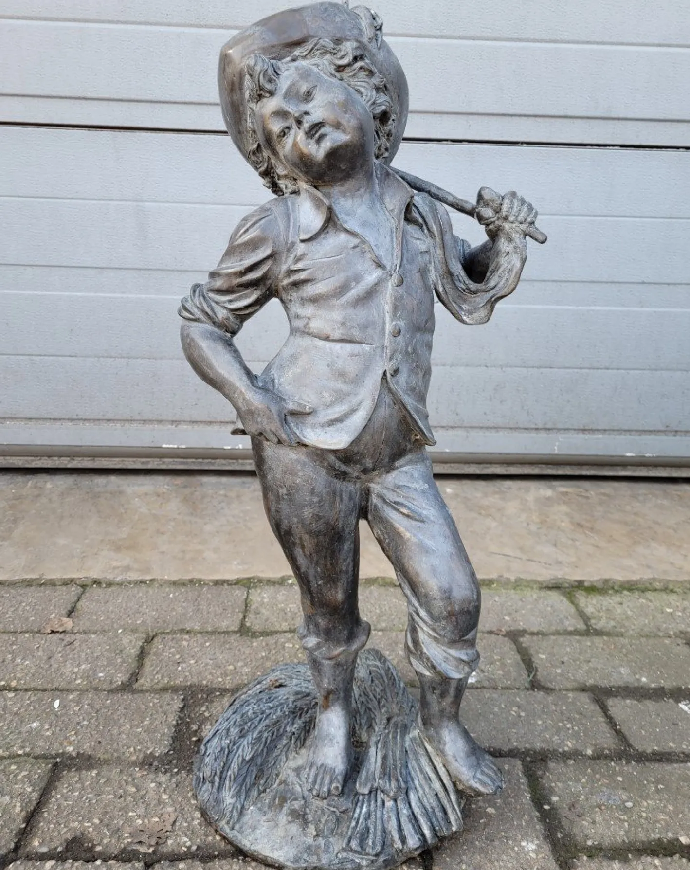 Antike Bauernstatue aus Bronze mit Dreschflegel