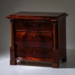 Antike Biedermeier Kommode aus Mahagoni, 1820