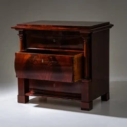 Antike Biedermeier Kommode aus Mahagoni, 1820