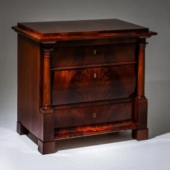 Antike Biedermeier Kommode aus Mahagoni, 1820