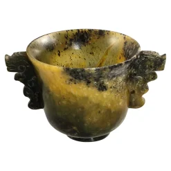 Antike chinesische Nephrit Tasse mit Taotie Griffen, 1890er