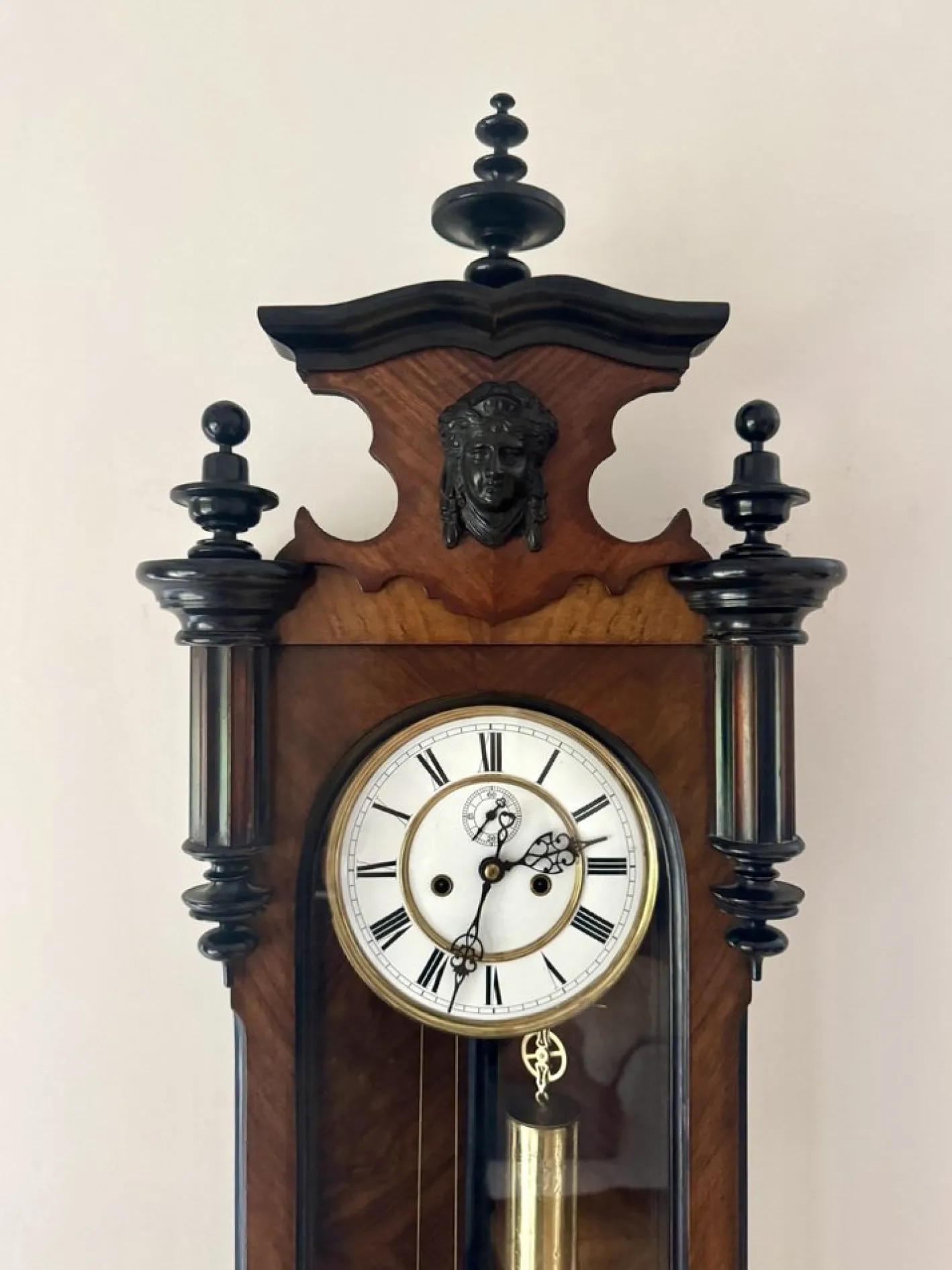 Antike Doppelgewichts-Wanduhr aus Nussholz, 1860