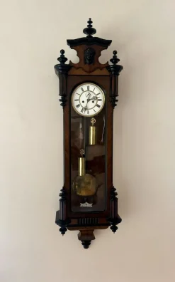 Antike Doppelgewichts-Wanduhr aus Nussholz, 1860