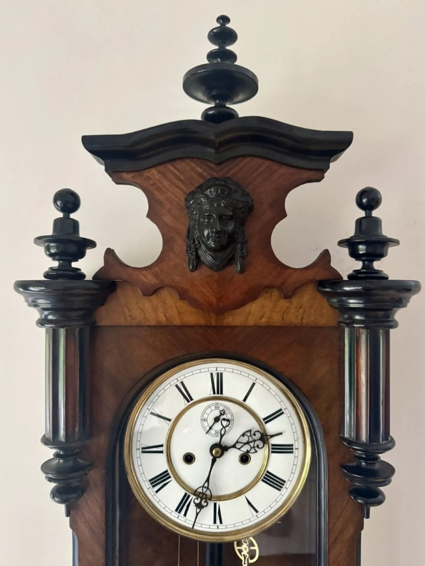 Antike Doppelgewichts-Wanduhr aus Nussholz, 1860
