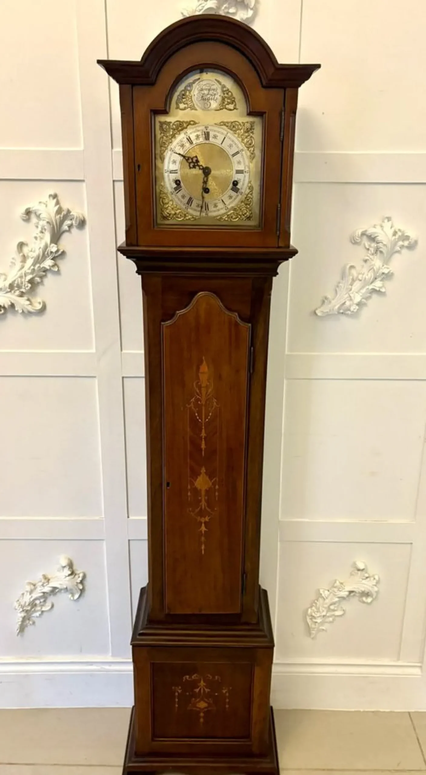 Antike edwardianische Standuhr aus Mahagoni mit Intarsien, 1905