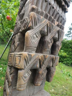 Antike handgeschnitzte Säule aus Holz, Nuristan, Afghanistan, 1890er