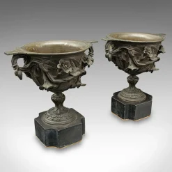 Antike italienische Trinkbecher aus Bronze, 2 . Set