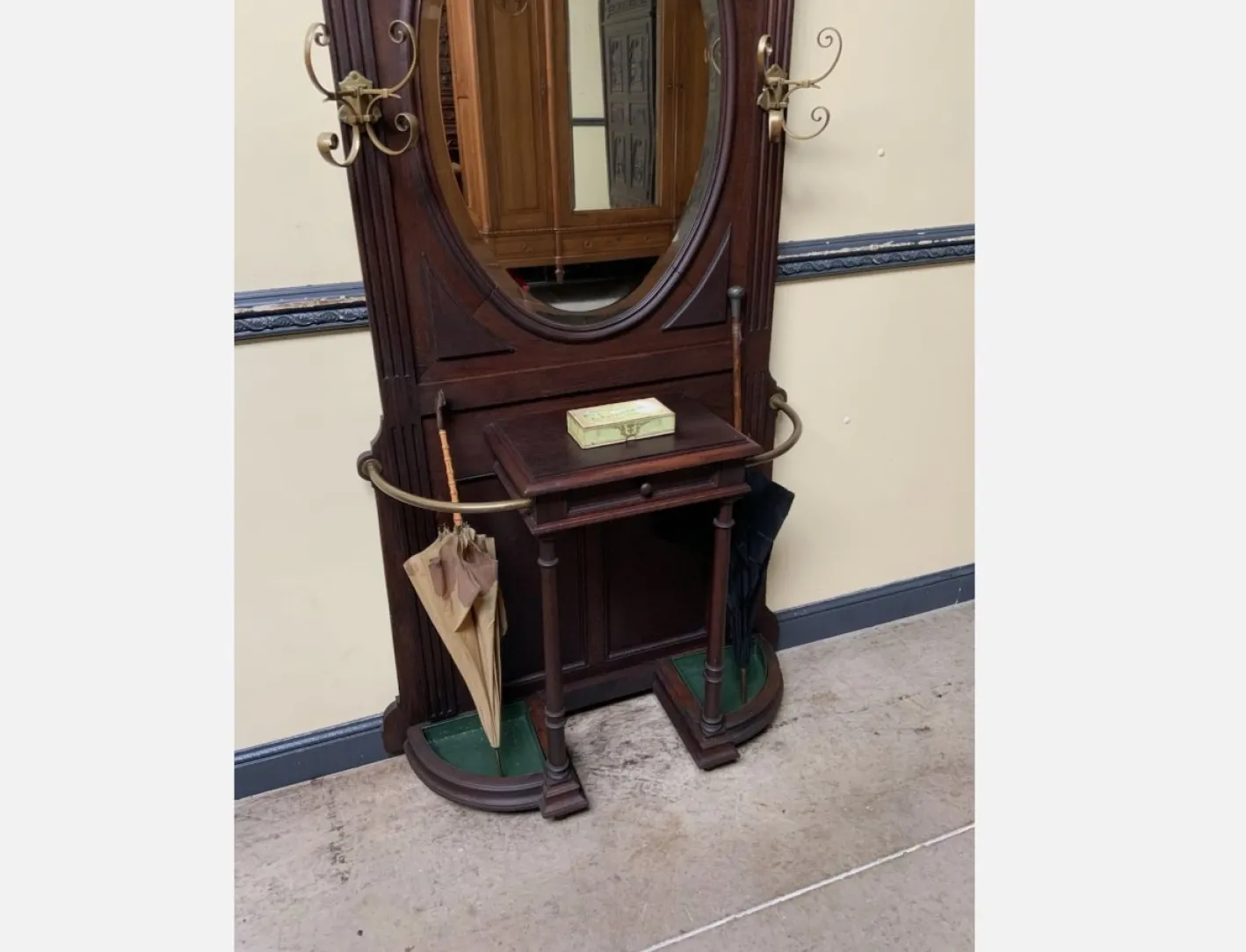 Antike Jugendstil Garderobe aus Eiche, 1910