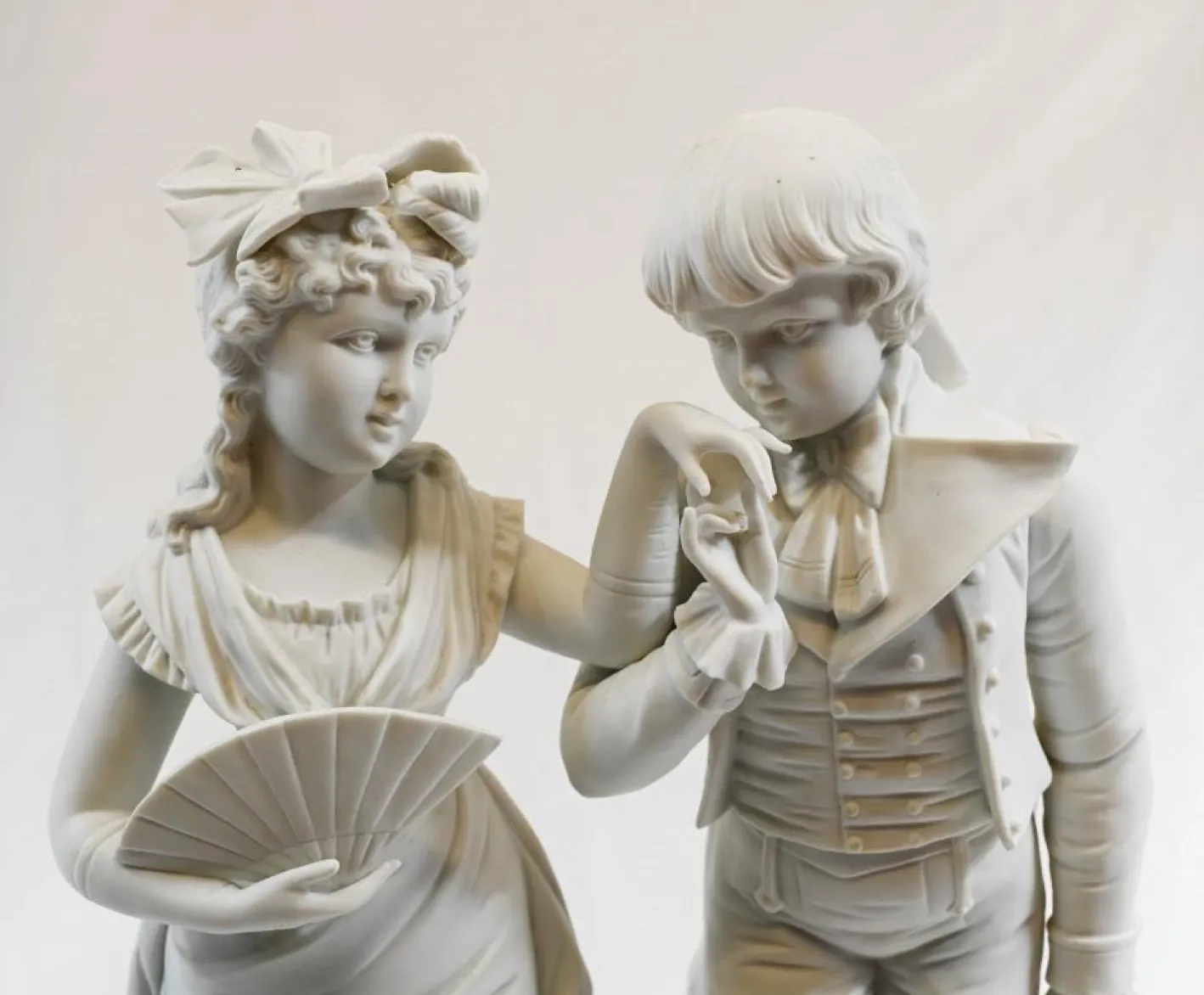 Antike Parian Biscuit Ware Lovers Statue, 2er Set