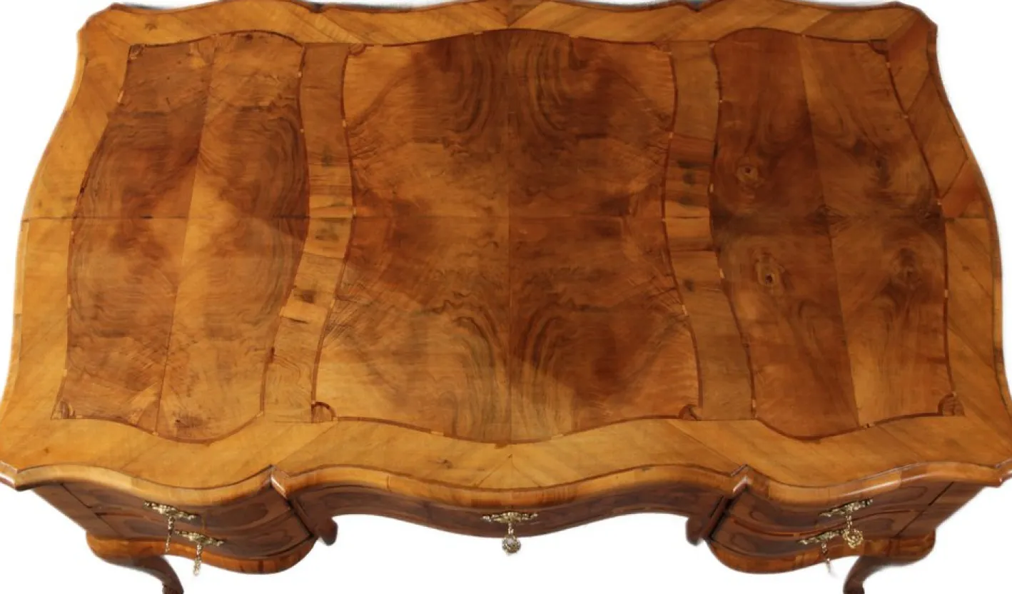 Antiker Barock Schreibtisch mit Nussholz Intarsie, 1780