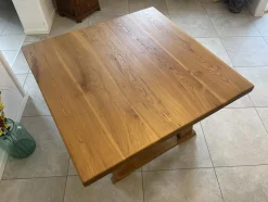 Antiker Bauerntisch aus massivem Holz