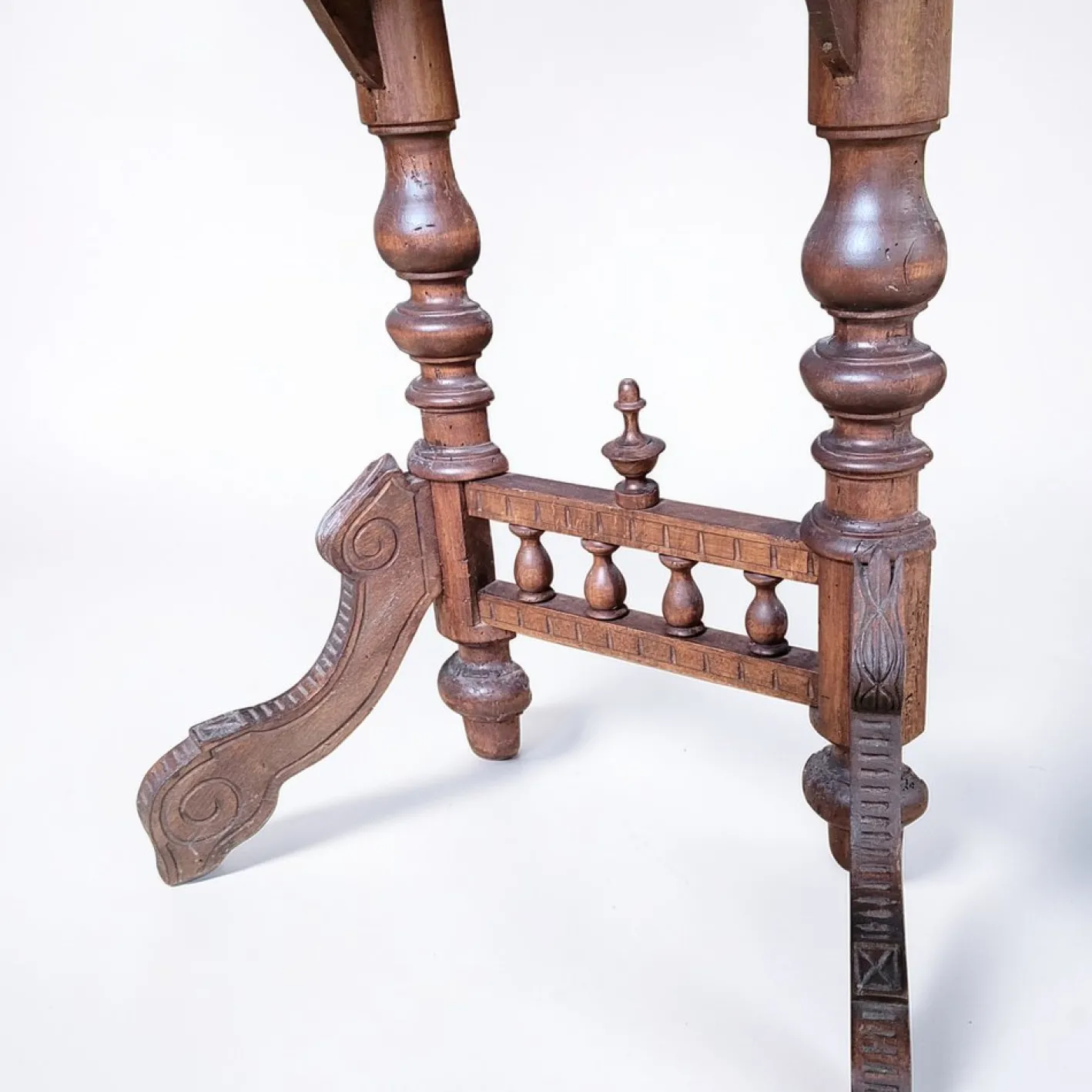 Antiker Demi-Lune Konsolentisch mit Schublade, 1700er