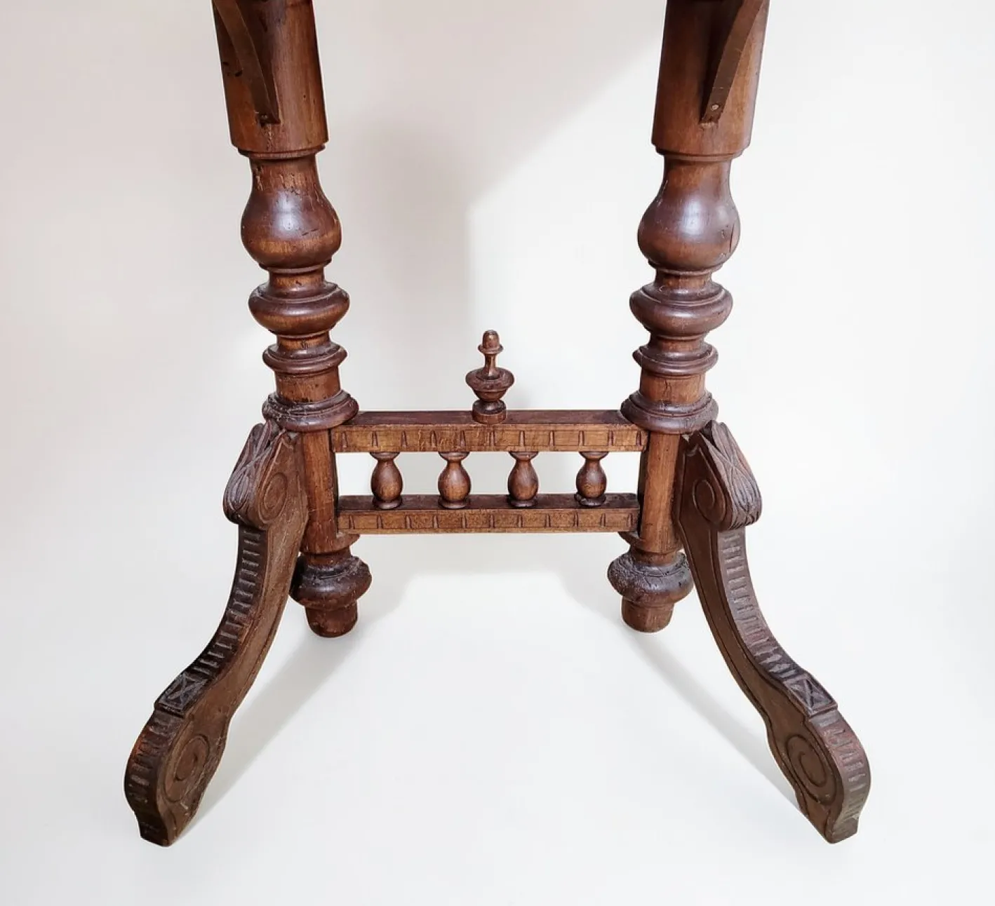 Antiker Demi-Lune Konsolentisch mit Schublade, 1700er