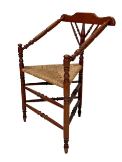 Antiker dreieckiger französischer Eckstuhl mit Gestell aus Buche, 1900er
