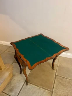 Antiker französischer Kartentisch aus Veilchenholz, 1860