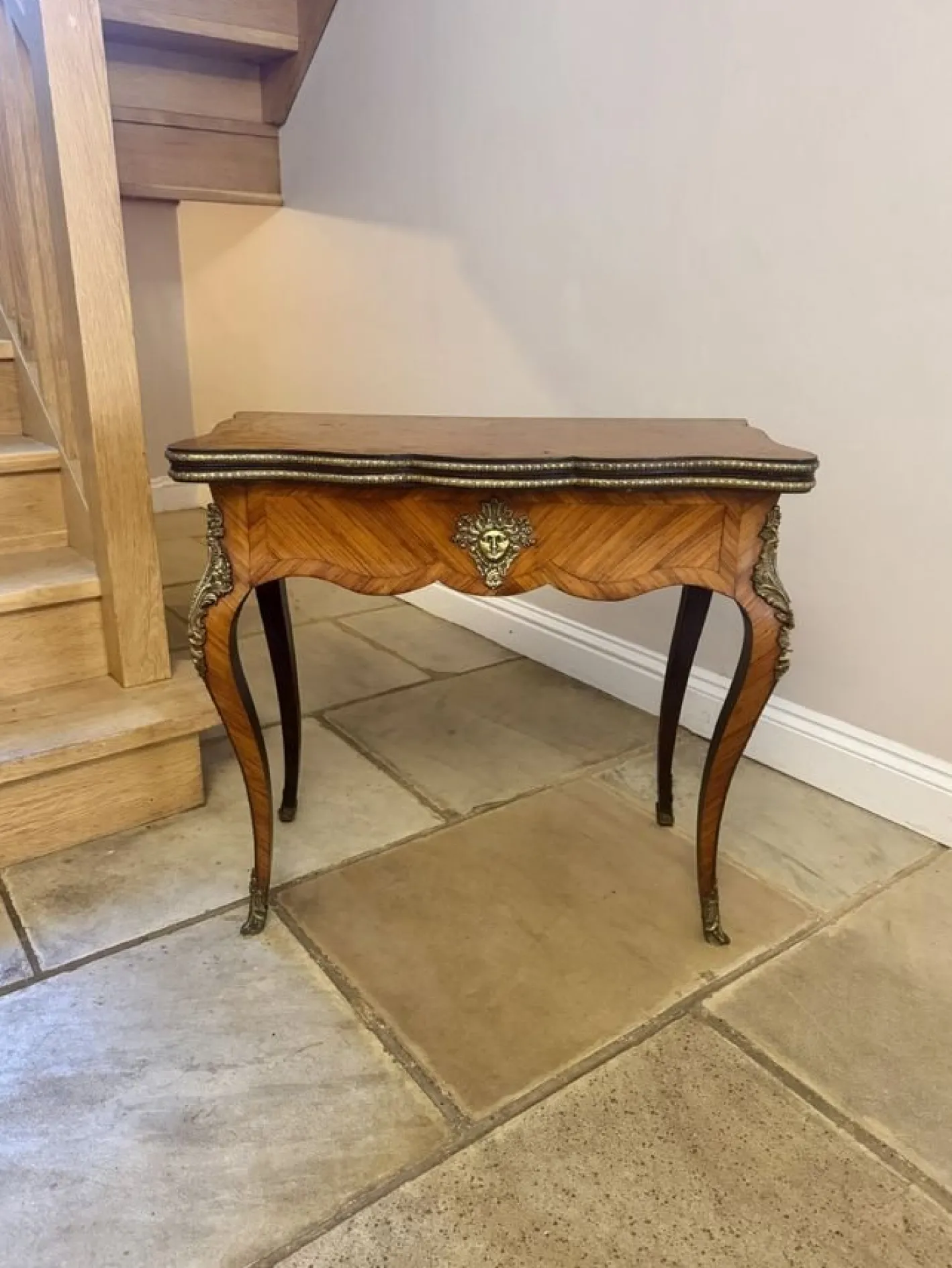 Antiker französischer Kartentisch aus Veilchenholz, 1860