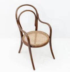 Antiker Kinderstuhl von Thonet