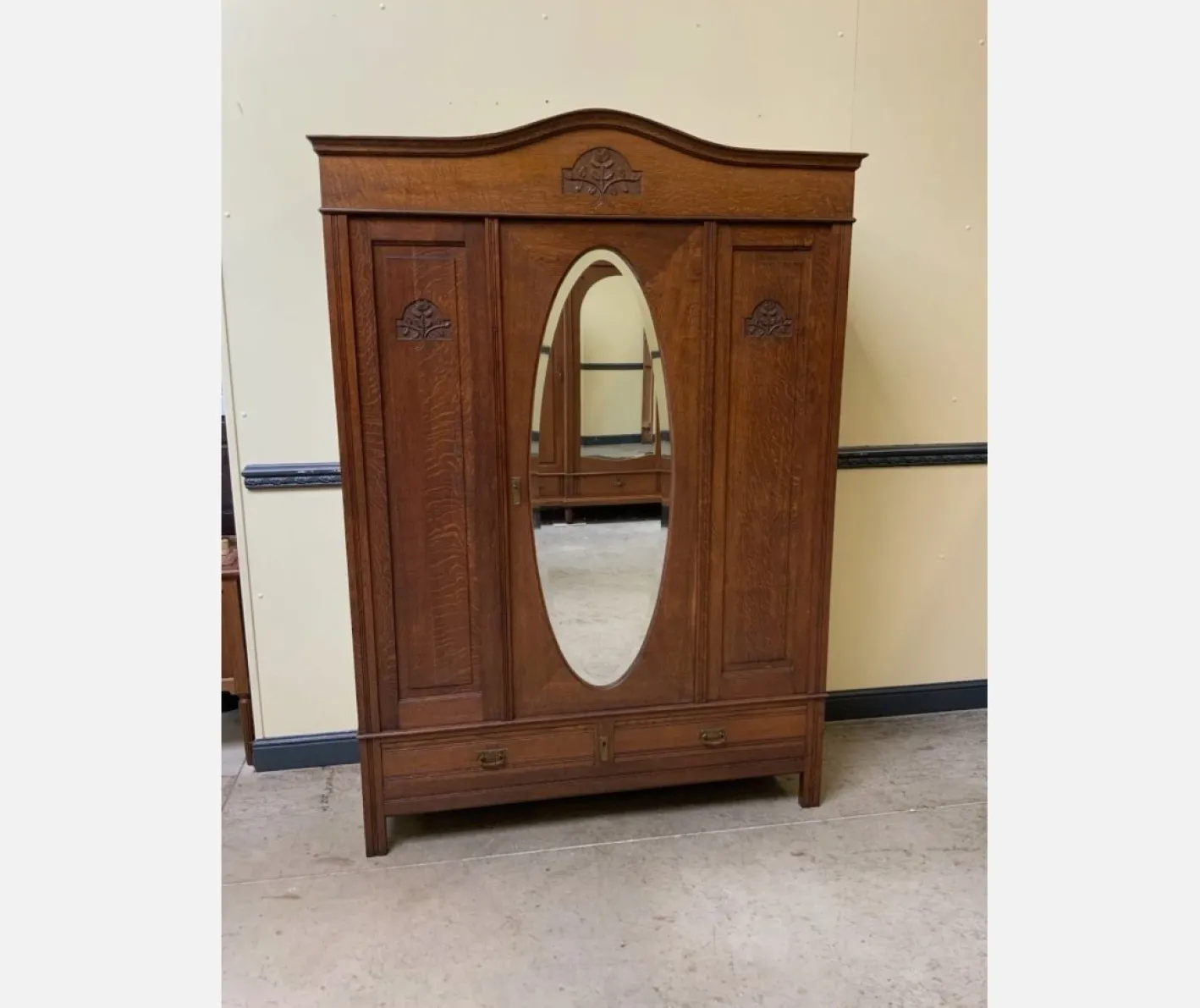 Antiker Kleiderschrank, 1910