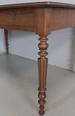 Antiker Schreibtisch aus Eiche