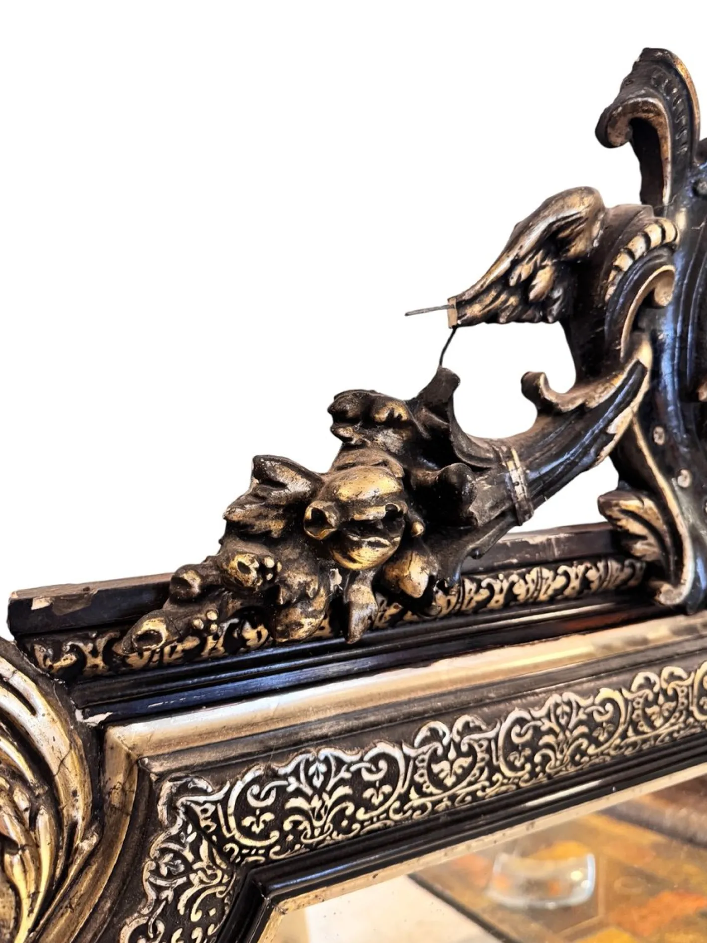 Antiker viktorianischer gotischer Spiegel mit Blattsilber Intarsie über schwarzem Gesso Rahmen, 1850