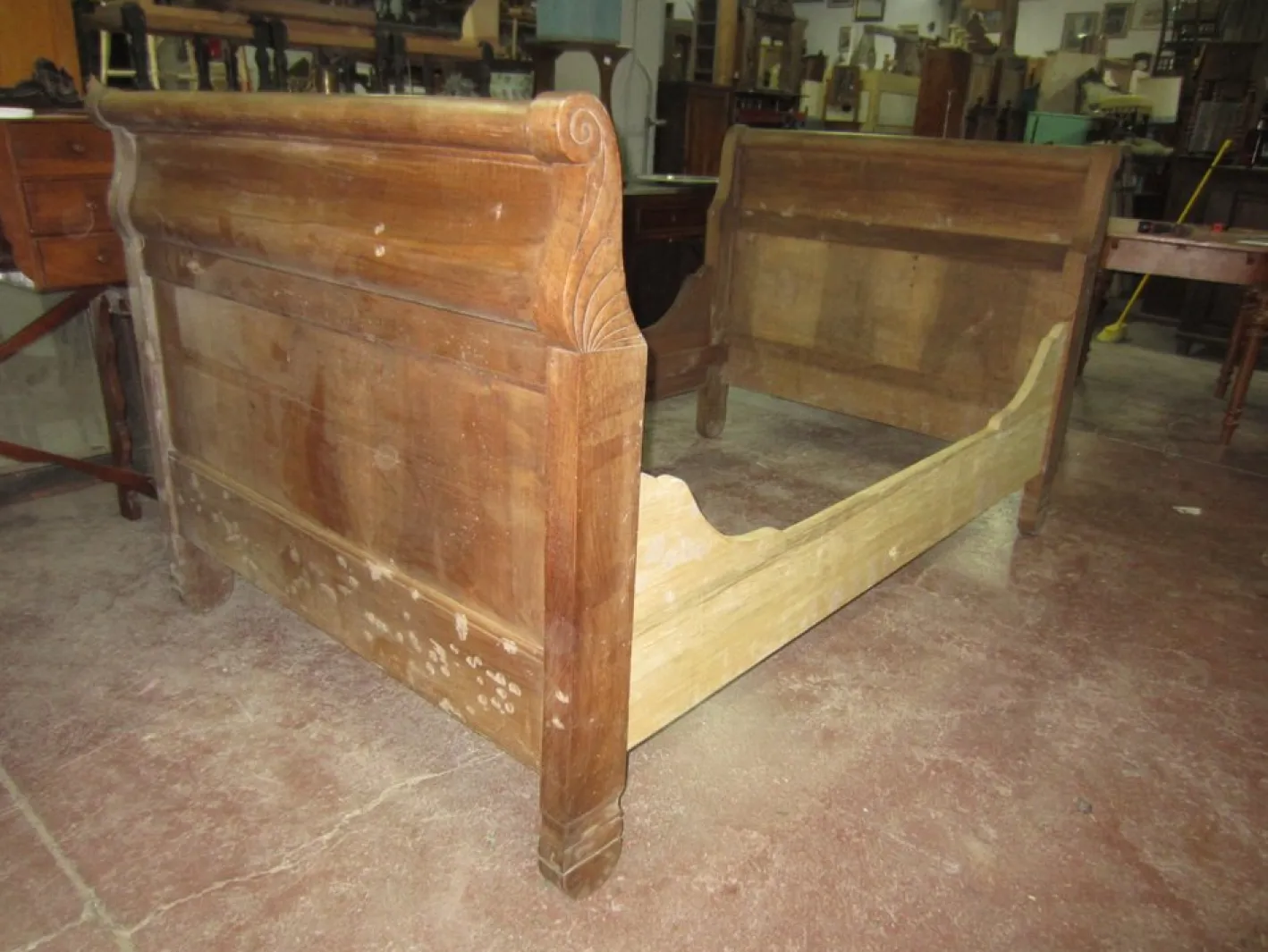 Antikes Bootsbett aus Holz