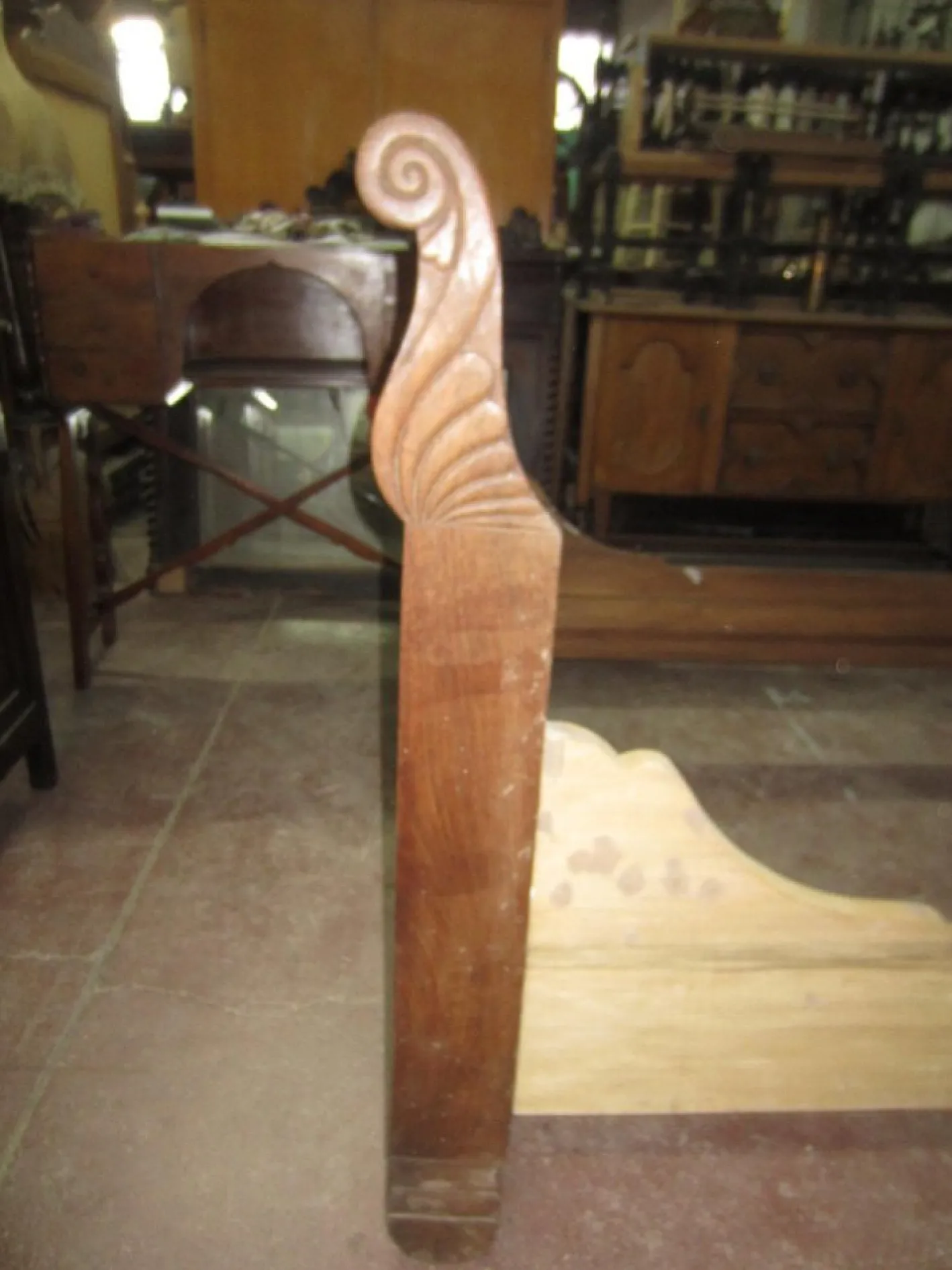 Antikes Bootsbett aus Holz
