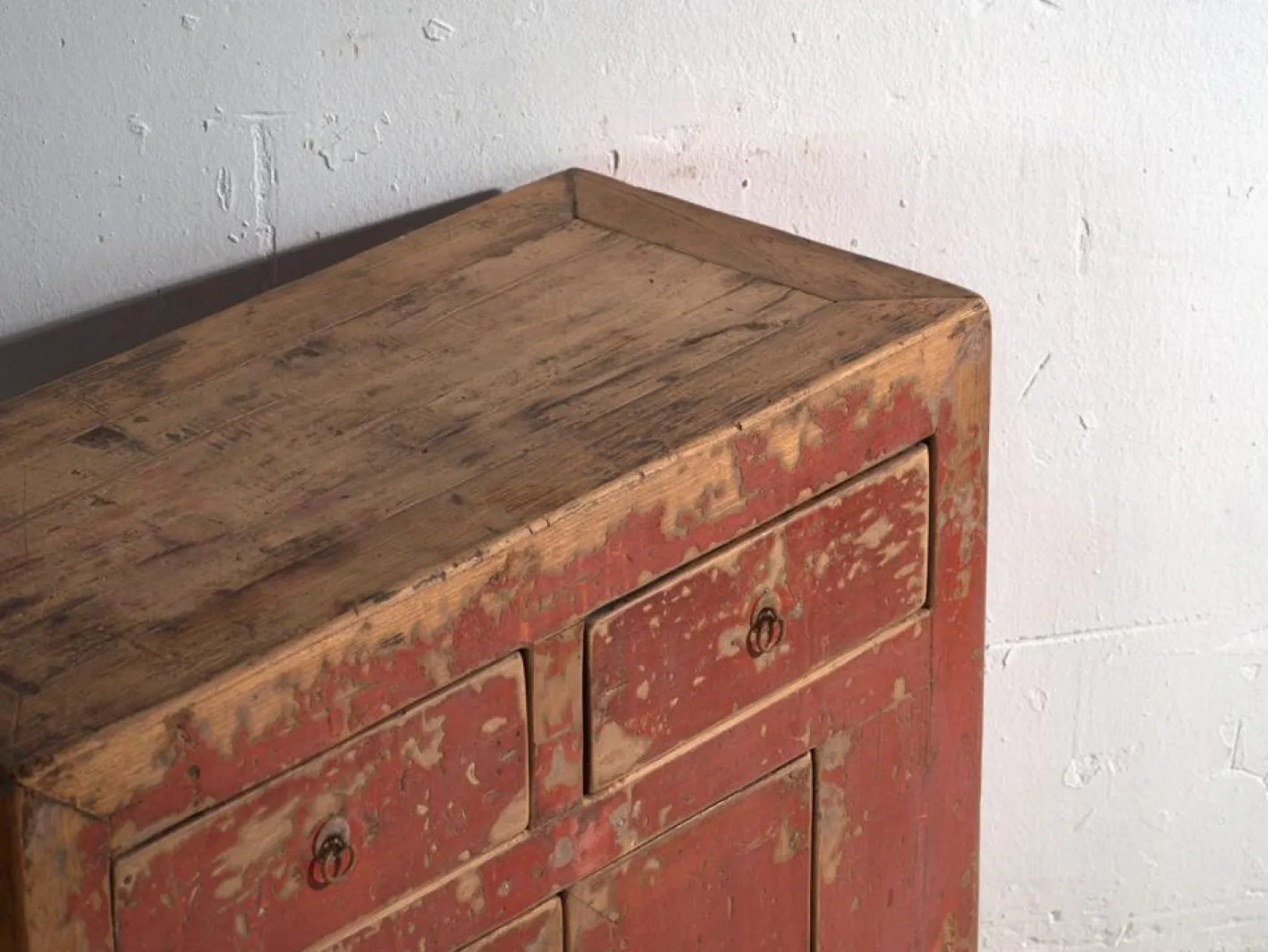 Antikes Compact Sideboard aus Ulmenholz, China, 1930