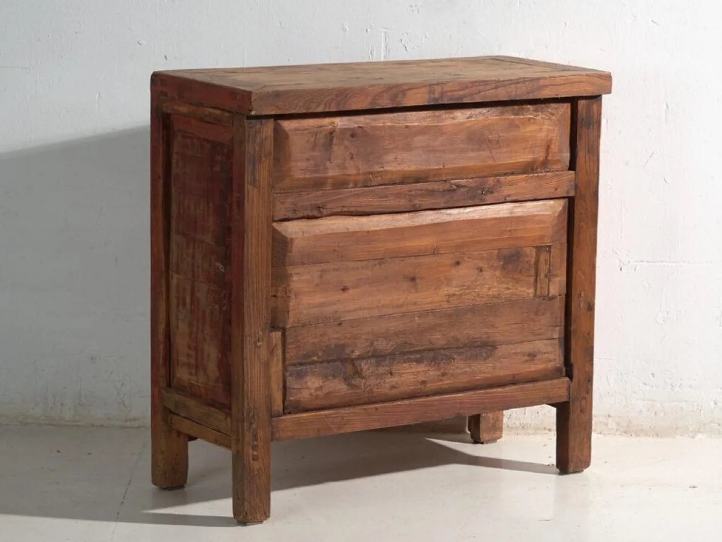 Antikes Compact Sideboard aus Ulmenholz, China, 1930