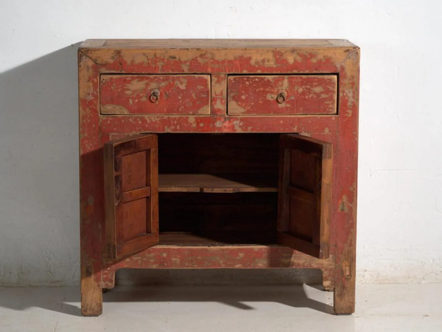 Antikes Compact Sideboard aus Ulmenholz, China, 1930