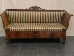 Antikes Empire Charles X Sofa aus Nussholz & Messing mit Intarsien, 1910er