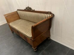 Antikes Empire Charles X Sofa aus Nussholz & Messing mit Intarsien, 1910er