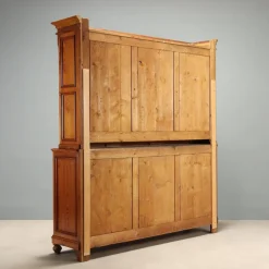 Antikes italienisches Sideboard aus Lärche mit doppeltem Korpus, 1800er