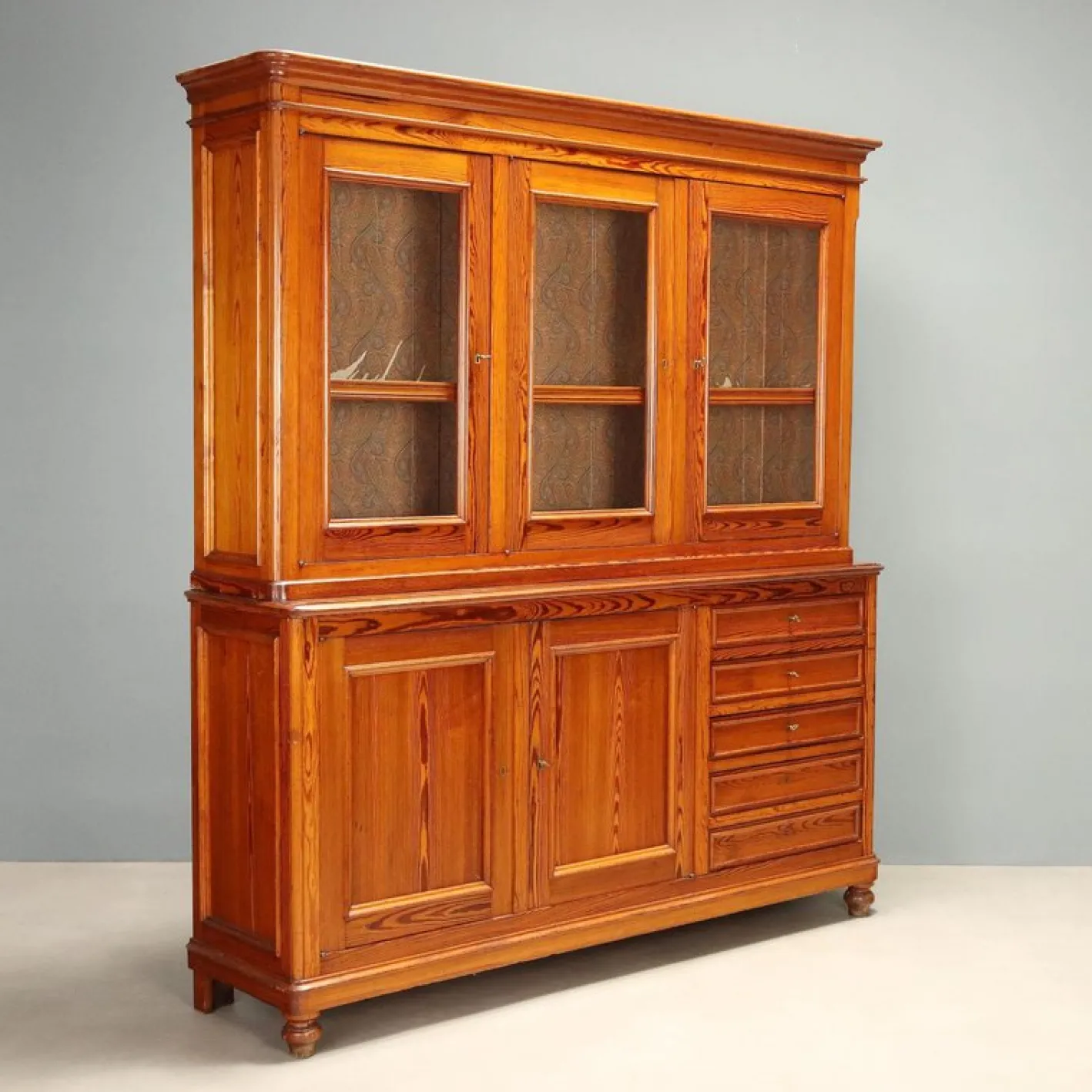 Antikes italienisches Sideboard aus Lärche mit doppeltem Korpus, 1800er