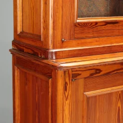 Antikes italienisches Sideboard aus Lärche mit doppeltem Korpus, 1800er