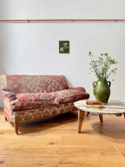 Antikes 2-Sitzer Sofa mit Kelim-Bezug