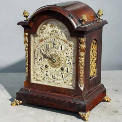 Antike Stockuhr mit Schlüssel