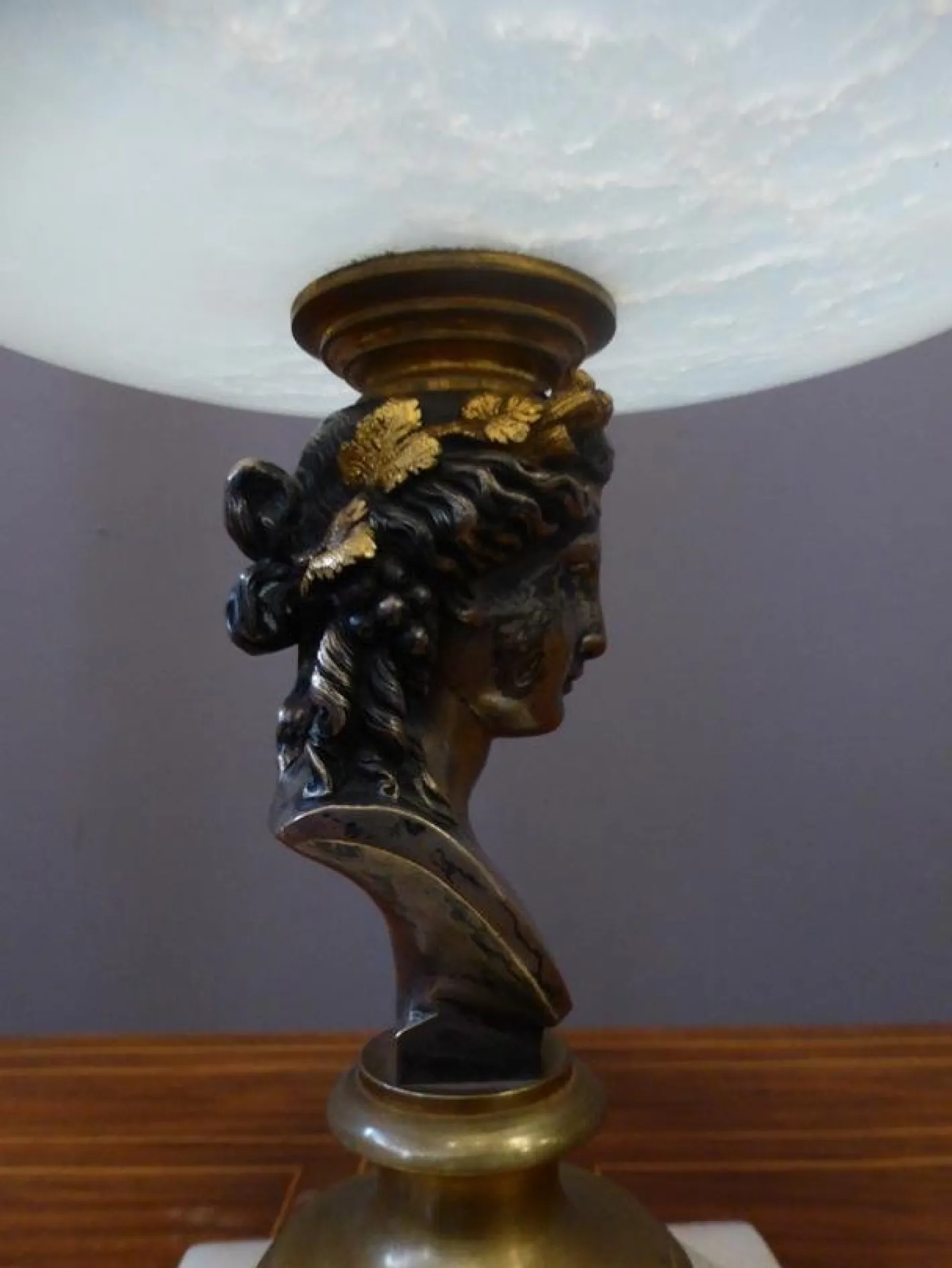 Antike Tasse aus Alabaster und Bronze