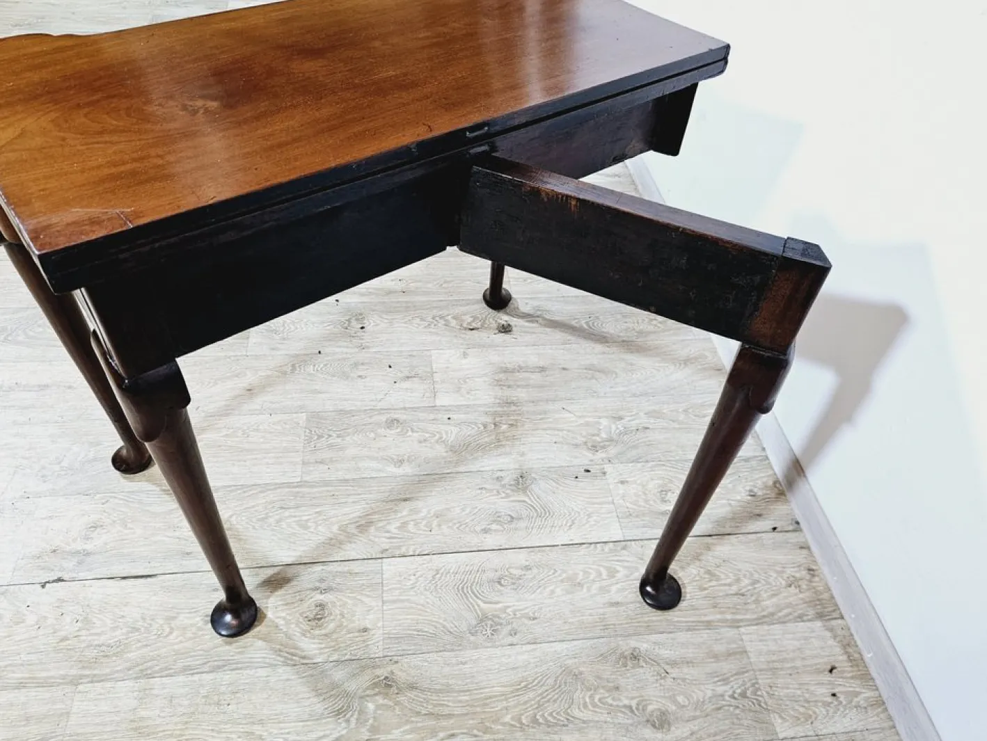 Antique Game Table in Walnut, 1800s