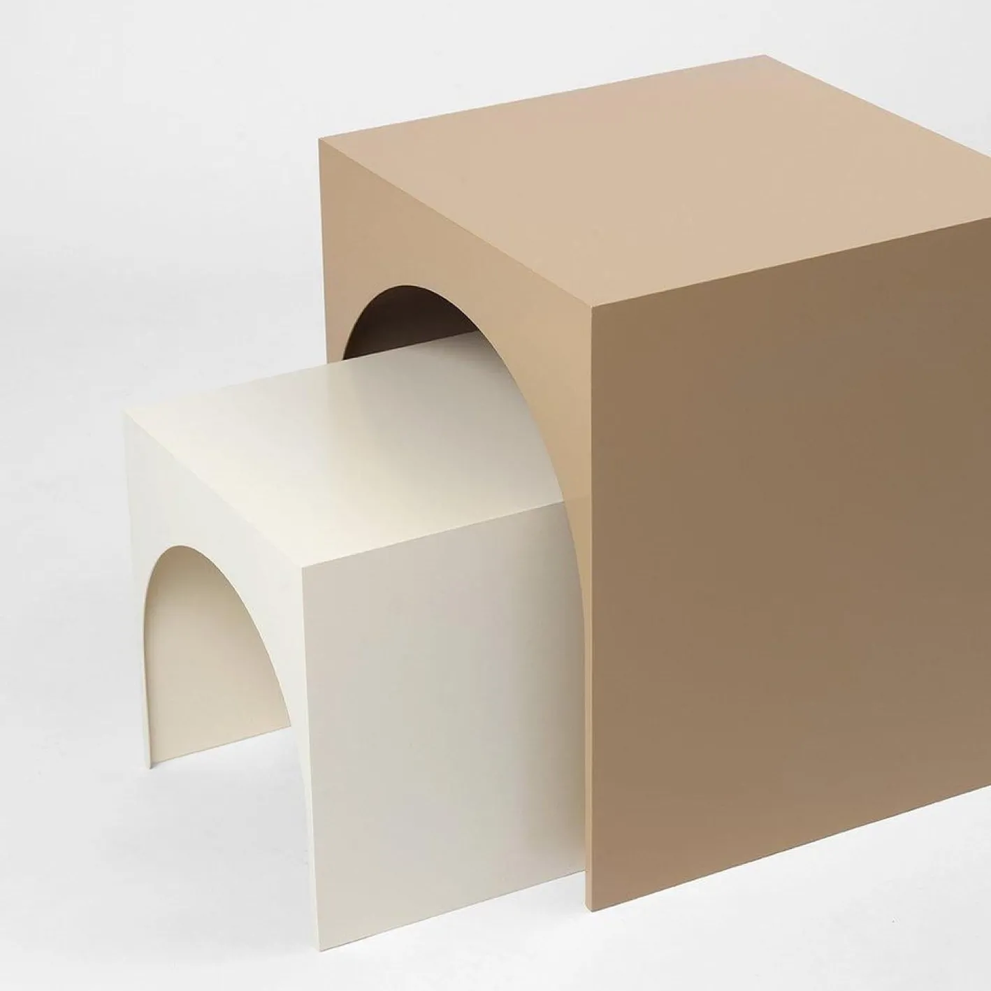 Arch Tisch von Kristina Dam Studio
